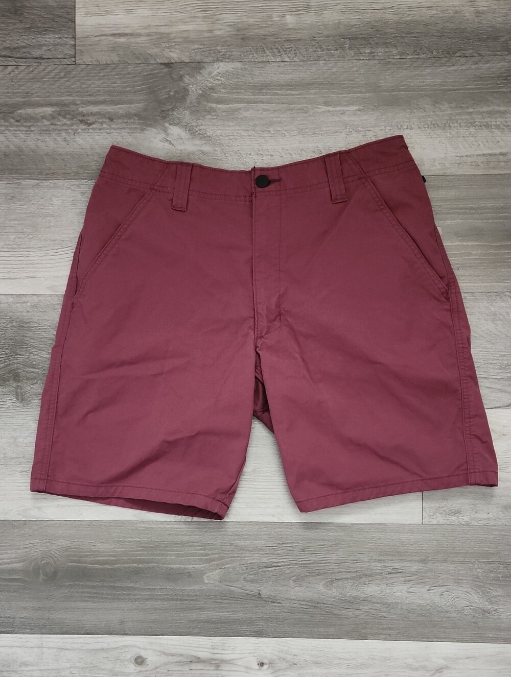 Wrangler Outdoors Flat Front Shorts 4 Pocket D-Ring Maroon Mens Size 34 - Picture 1 of 15